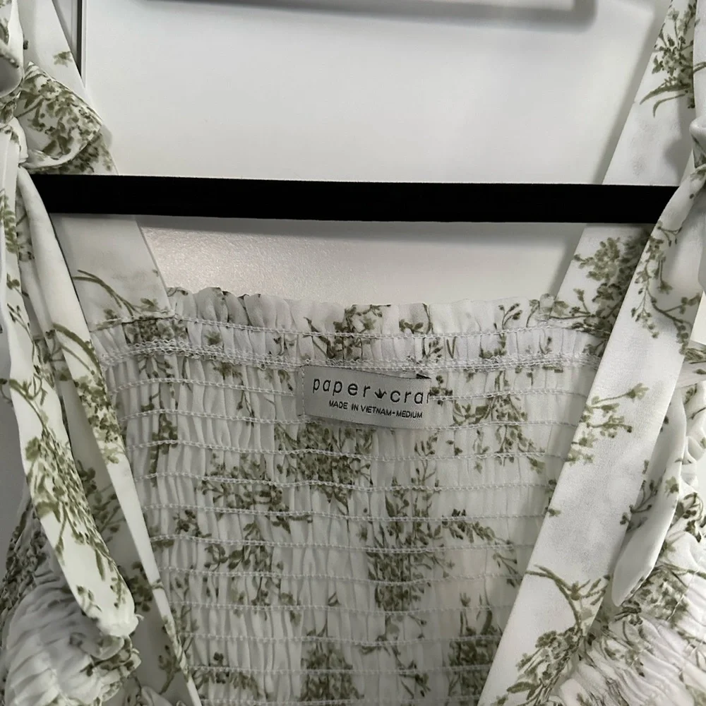 Cute Floral Ruffled Tank - Picture 3 of 4